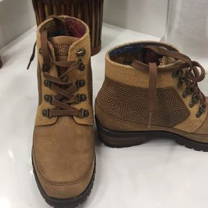 The North Face hiking boots, size 8